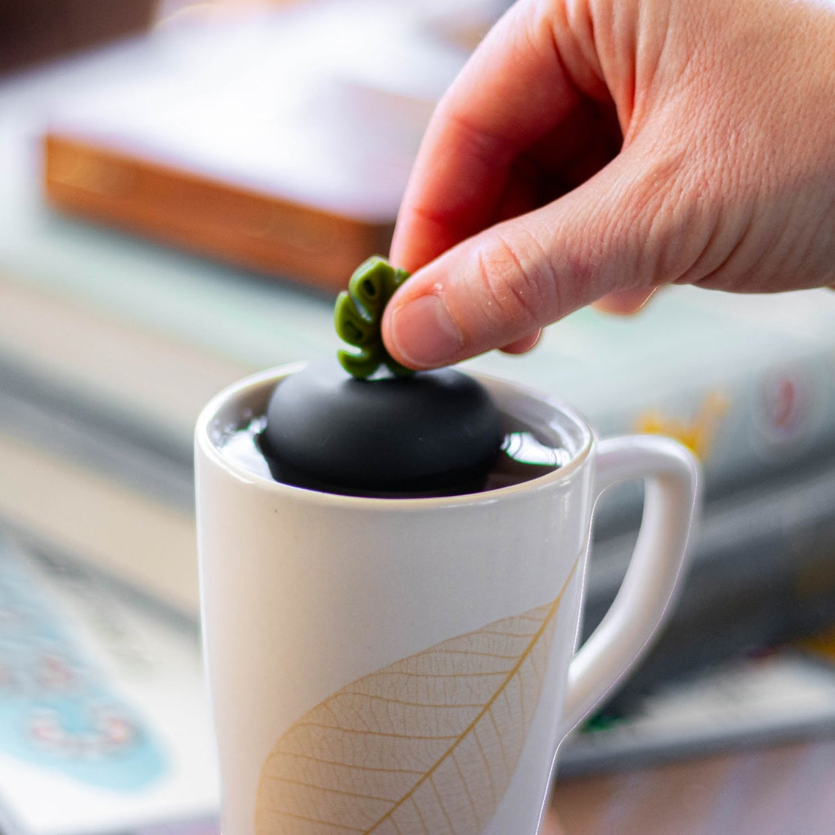 Floating Army Green Monstera Tea Infuser - Cute Tea Infuser for Loose Leaf Tea